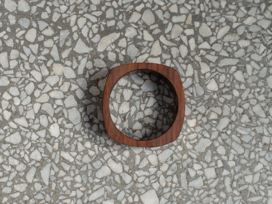 Pulsera esclava de cubo de madera de guayubira y plata
